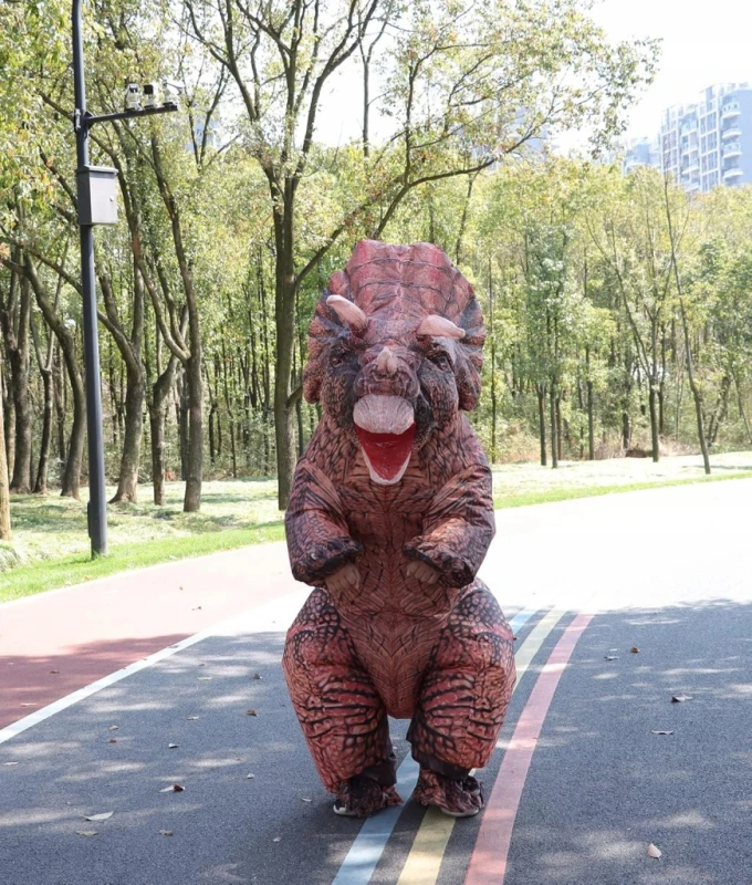 Nadmuchiwany kostium dinozaura Triceratops dla dorosłych FXICH