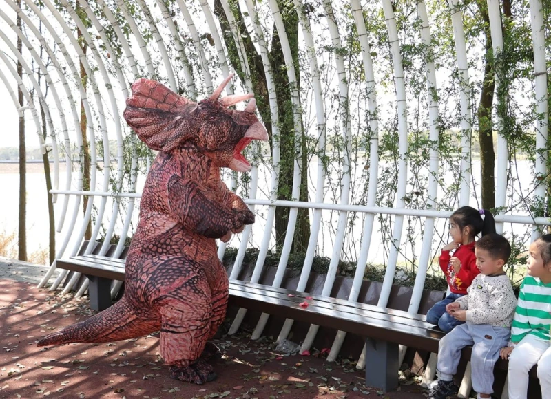 Nadmuchiwany kostium dinozaura Triceratops dla dorosłych FXICH