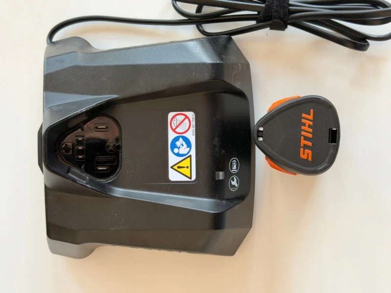 Stihl GTA 26 SET przecinarka akumulatorowa 10,8 V, akumulator i ładowarka